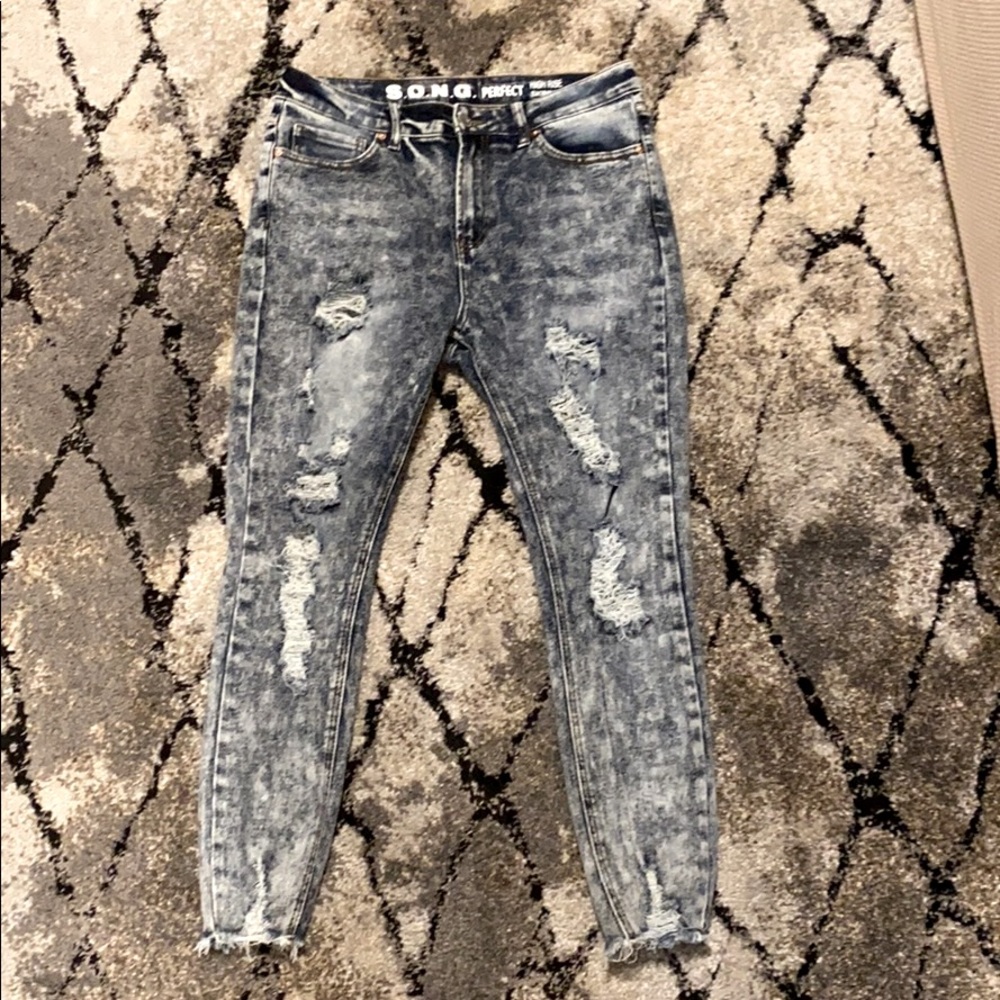 High Rise ripped Skinny Jeans
